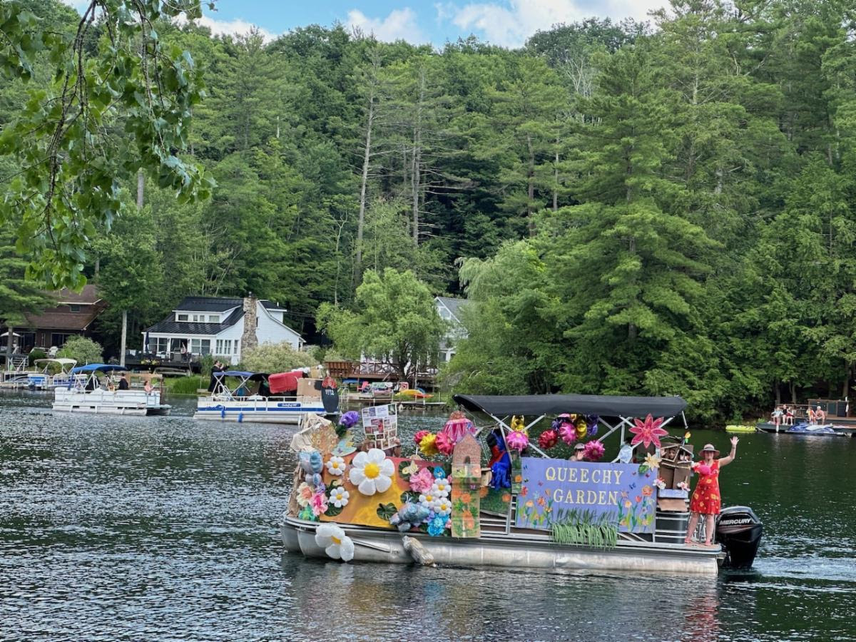 Queechy Lake Boat Parade 2024 contestant - Team Queechy Garden